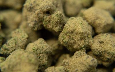 How Do the Effects of Moonrocks Compare to Other Cannabis Products?